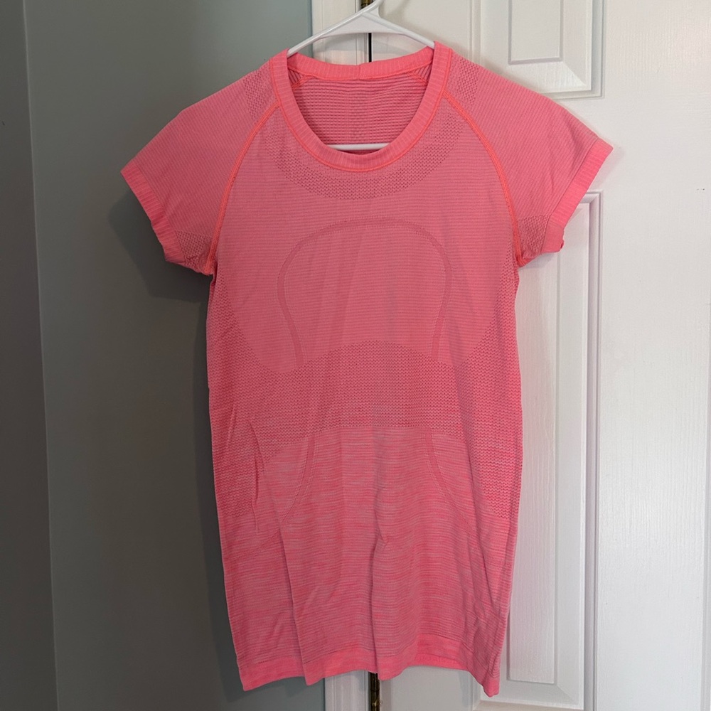 Lululemon Coral swiftly, tech tee